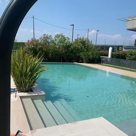 Ile Apartment *